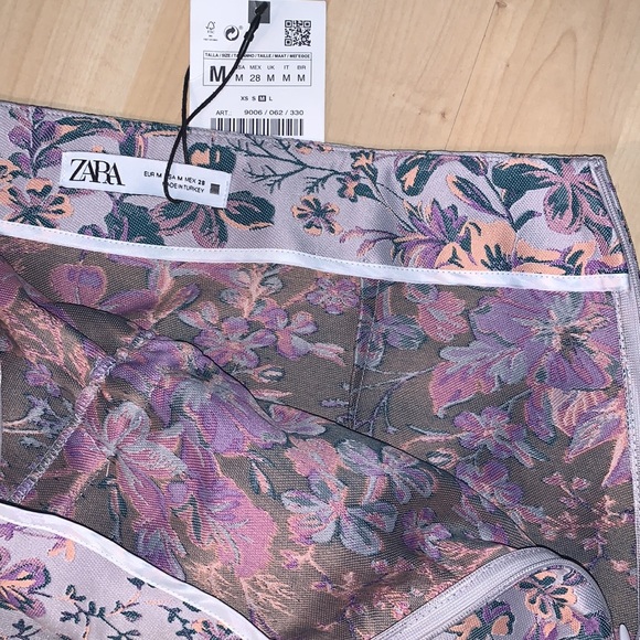 ZARA Jacquard Floral Asymmetric Ruffle Mini Skirt - Picture 5 of 9